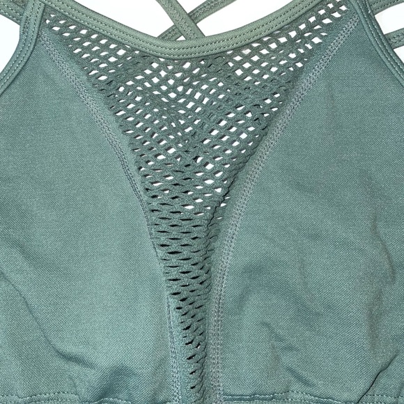 Green High Neck Cut Out Strapy Sports Bra - Picture 3 of 10